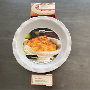 Pie making set - Bialetti red pie plate. W&S crust protector & pie vent. New!!!